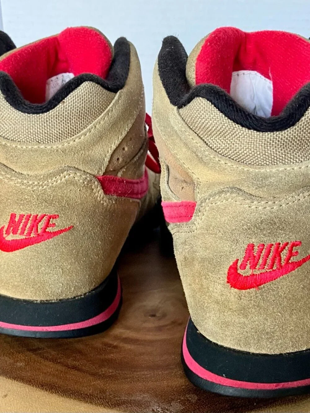Vintage 90s CALDERA hiking boots size 7.5